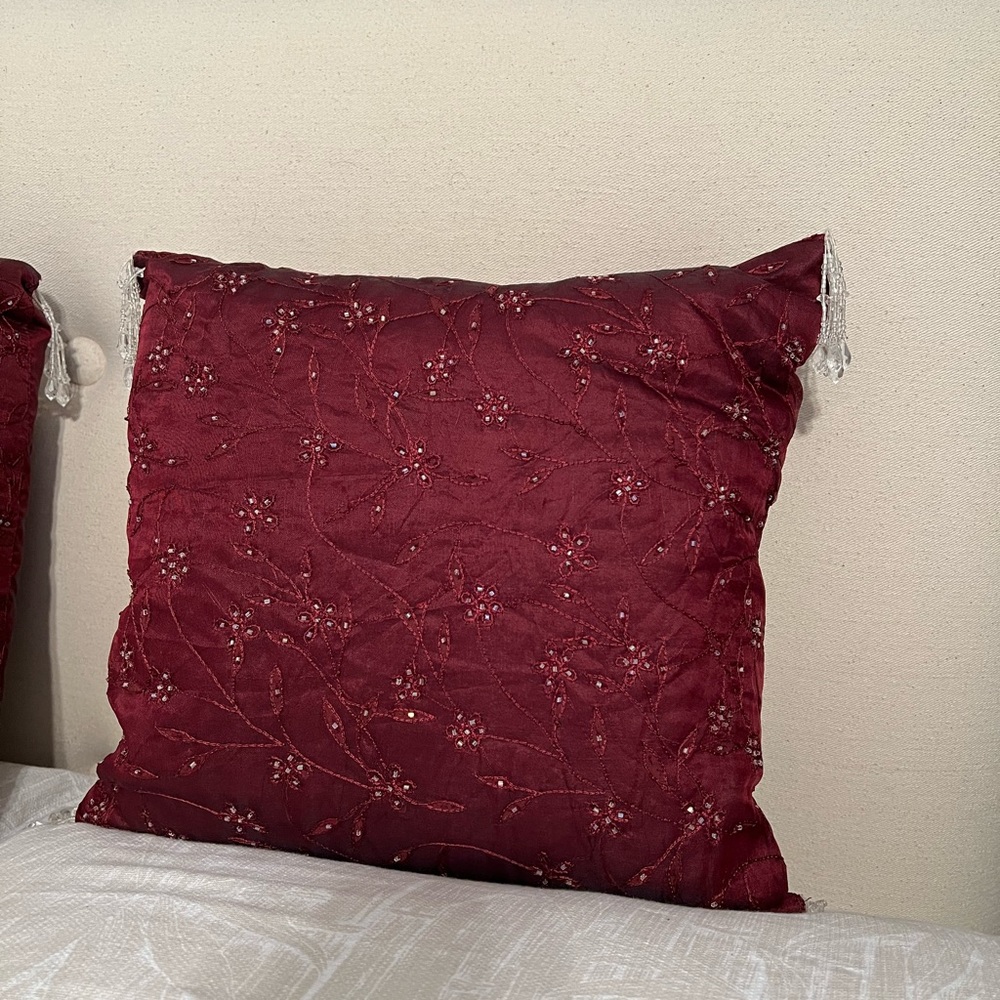 2 pcs Embroidered Floral Pillow